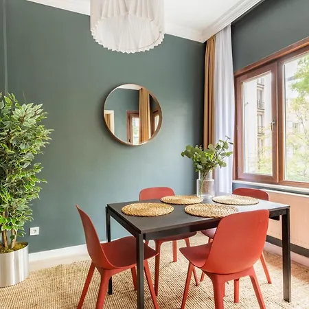 Stylish Flat With Excellent Location In Beyoglu شقة *